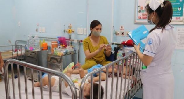 TP.HCM: Bệnh tay chân miệng tiếp tục tăng mạnh, nhiều ca nặng