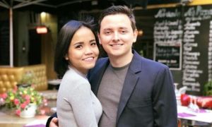 9x Việt lên bar “nhặt“ ngay chồng Pháp, cưới về bắt rửa chân như bà hoàng