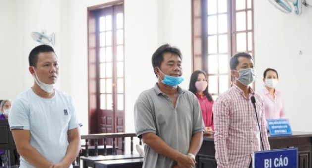Vụ chôn 4.400 tấn rác thải: Tòa đề nghị Sở Tài nguyên - môi trường tham gia tố...