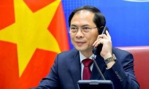 Việt Nam đề nghị Trung Quốc giải quyết bất đồng Biển Đông