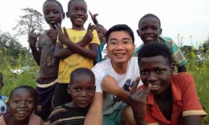 Vợ chồng bác sĩ Việt Nam ươm mầm xanh tại Angola
