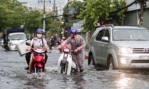 Bão vào vùng biển phía Nam ngày càng dày