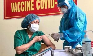 Gần 68.000 người Việt đã tiêm ngừa COVID-19, sớm nghiên cứu triển khai cơ chế...