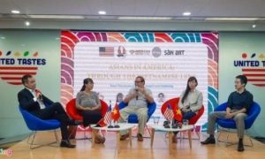 Người gốc Á ở Mỹ không thể mãi cúi đầu