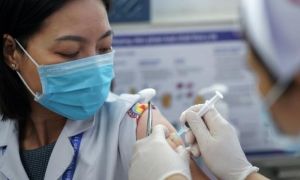 Tiêm vaccine Covid-19 là biện pháp quan trọng để ngăn dịch bùng phát