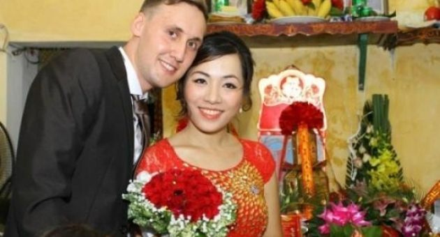 Chàng trai Đức 'ăn chực' để cưa đổ cô gái Việt