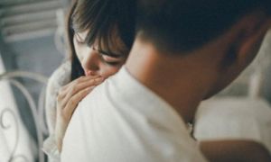 Đàn bà thế này thật khó bỏ thay!