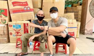 Những chàng trai xung phong vào tâm dịch