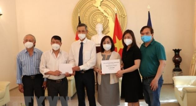 Cộng đồng người Việt tại Đức quyên góp ủng hộ quỹ vaccine trong nước