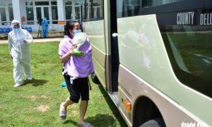 Huế đưa xe đón 20 người đi tàu từ TP.HCM ra Quảng Trị về quê cách ly