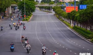 TP.HCM vượt ngưỡng 10.000 ca COVID-19, Việt Nam nhận hơn 1 triệu liều vắc xin