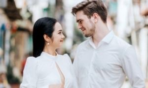 Cô gái Việt làm dâu Tây sướng như tiên, chồng quả quyết nếu ly hôn cho 100%...