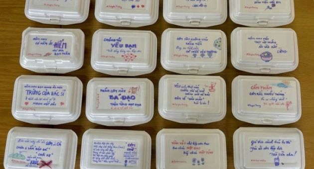 Những hộp cơm 'có chữ' tặng F0