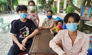 Đôi vợ chồng cùng 2 con nhỏ lội bộ 3 ngày đêm ở Đồng Nai đã được tỉnh Tây Ninh...