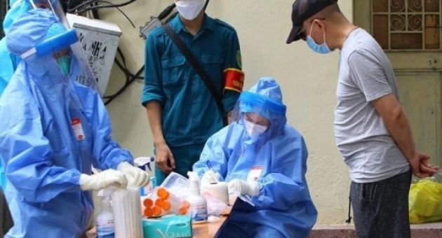 Hà Nội xét nghiệm diện rộng cho cư dân quanh Bệnh viện Việt Đức