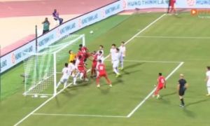 Công Phượng: ''Xin mọi người đừng chửi thầy Park nữa, thầy đã làm hết sức rồi''