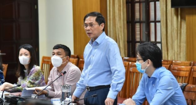 Tháng 10 có thể thêm 34 triệu liều, cuối năm vắc xin COVID-19 càng về nhanh,...