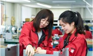 Lao động Việt ở nước ngoài trong vòng xoáy COVID-19