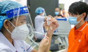 Bộ Y tế: Địa phương cần lập kế hoạch tiêm vắc-xin Covid-19 cho trẻ em 12-17 tuổi