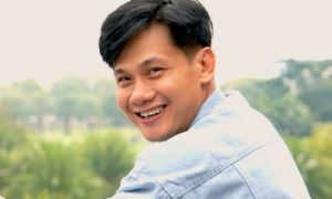 Diễn viên Võ Thành Tâm thất nghiệp ở Mỹ: “Người ta bắt rửa chén thì tôi rửa...