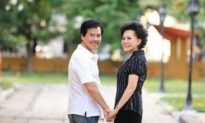 Danh ca nức tiếng không thể có con, hạnh phúc bên người chồng 3 đời vợ có 6...