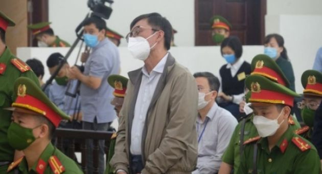 Bị cáo Phan Văn Anh Vũ và Nguyễn Duy Linh khai đưa nhận quà nhưng không phải...