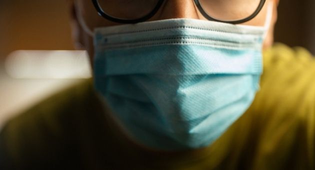 Nếu đeo khẩu trang mà kính bị mờ thì phải làm sao? Hướng dẫn bạn mẹo nhỏ này,...