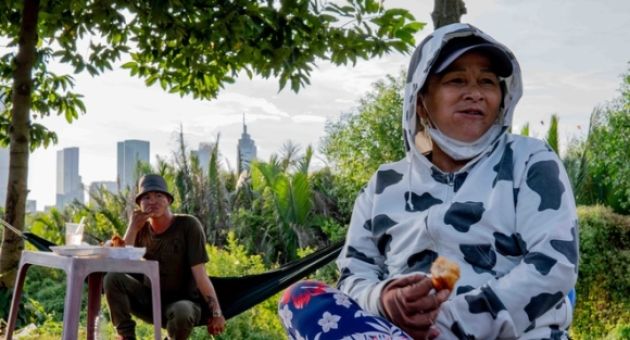 Chuyện về những mảnh đời sống dưới gầm cầu 4 tháng để trốn... Covid-19