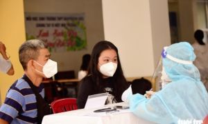 ‘Con tiêm xong 2 mũi vắc xin, đến trường đỡ lo hơn'