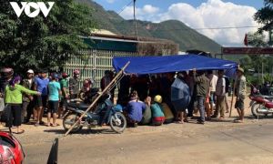 Văng khỏi xe đưa đón, 4 học sinh ở Sơn La thương vong