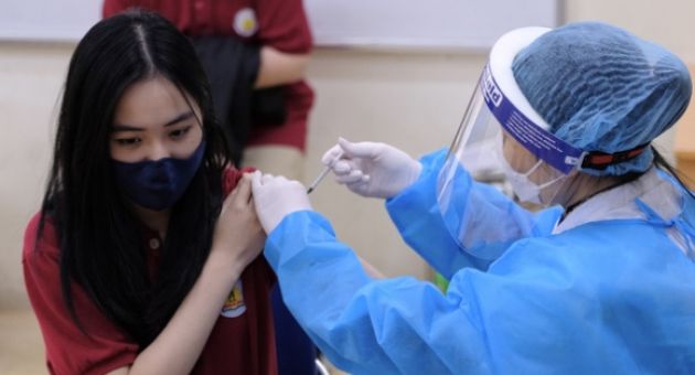 Hà Nội tiêm ngừa COVID-19 cho học sinh lớp 9 từ 27-11