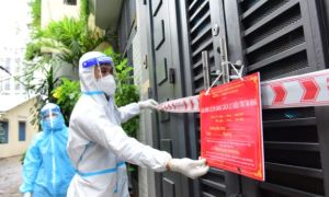 Tin sáng 26-11: Hơn 80.000 F0 TP.HCM đang cách ly, 95% ca tử vong có bệnh nền,...
