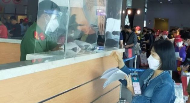 Lo biến chủng Omicron, hàng không 'siết' phòng dịch Covid-19