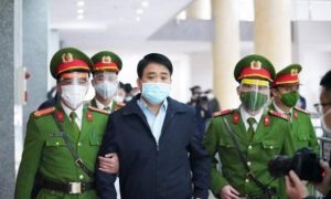 Câu hỏi đầy ''cơn cớ'' từ việc ông Nguyễn Đức Chung ra trước vành móng ngựa