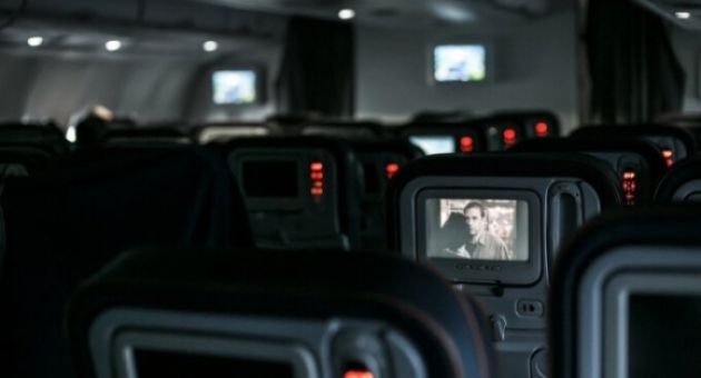 Tiếp viên chỉ mẹo tận hưởng các chuyến bay dài