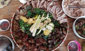 Tiến sĩ văn hóa VN: Không thể nói ăn thịt chó là man rợ; chó là bạn cũng có...