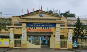 Nam sinh lớp 11 ở Quảng Nam tiêm liên tiếp hai mũi vắc xin trong một buổi