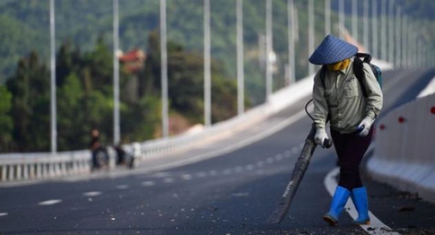 Bài học từ việc dùng ngân sách công xây cao tốc Bắc - Nam