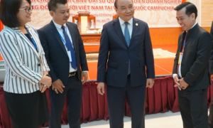 Chủ tịch nước gặp gỡ bà con, doanh nghiệp tại Campuchia: Nhiều triển vọng đầu tư