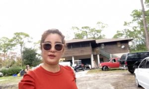Danh hài Thúy Nga ở Mỹ: Phải đi bán đất, bán nhà, chật vật để lấy tiền kiếm...