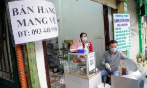 Quận đầu tiên của Hà Nội chuyển từ 'cam' sang 'vàng'