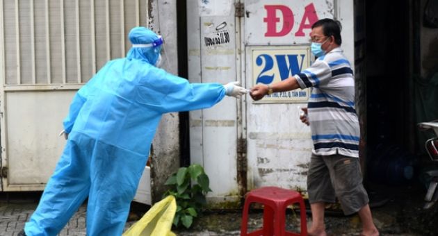 Tin COVID-19 chiều 4-1: Hà Nội tăng mạnh với gần 2.500 ca