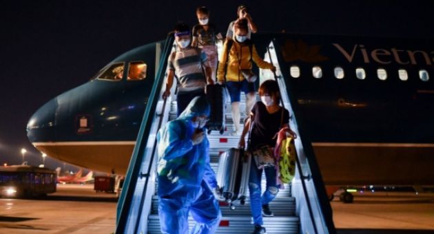 Bay quốc tế vẫn 'vướng' quy định test nhanh COVID-19