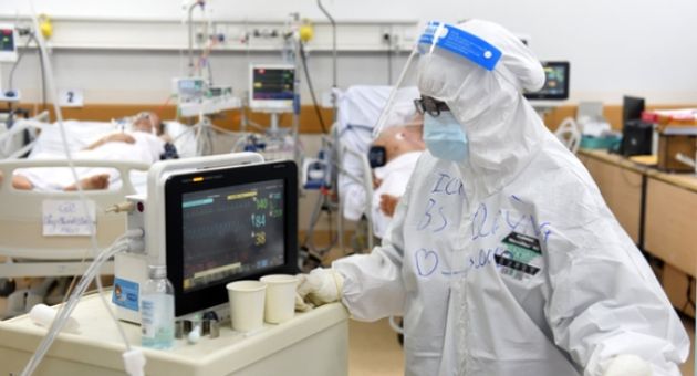 Tin COVID-19 chiều 10-1: Hà Nội 2.830 ca mới, số ca tử vong tại TP.HCM dưới 20