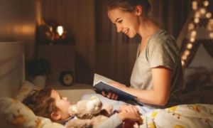 Lợi ích của việc kể chuyện cho con trước khi ngủ