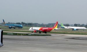 Các hãng bay Việt Nam lên phương án chở người Việt tại Ukraine từ các nước...