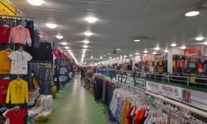 Người Việt ở Nga cũng lao đao vì lệnh trừng phạt: Nhập hàng trả USD, thu vào...