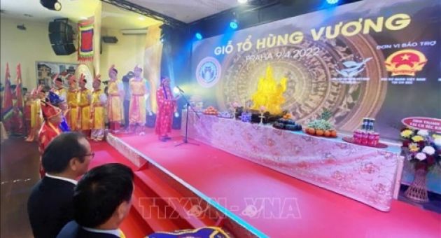 Trang trọng lễ tưởng nhớ Vua Hùng tại CH Séc