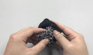 Nhét miếng rửa bát bằng thép vào trong chiếc tất có công dụng tuyệt vời, ai...