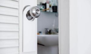 Khi không sử dụng phòng tắm nên đóng hay mở cửa? Không phải là mê tín, đọc...